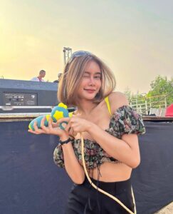 LINE_ALBUM_12666_230612_18