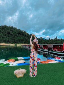 นัส จุฑารัตน์ ท่องเที่ยว