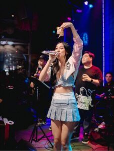 น้องแพม ผีใบข้าว นักร้อง