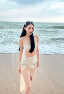 น้องแพม ผีใบข้าว ทะเล