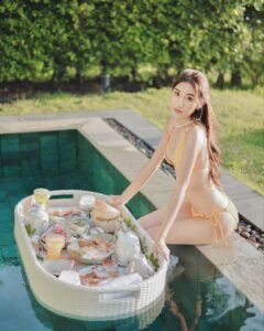 น้องเบสท์คำสิง นางแบบ